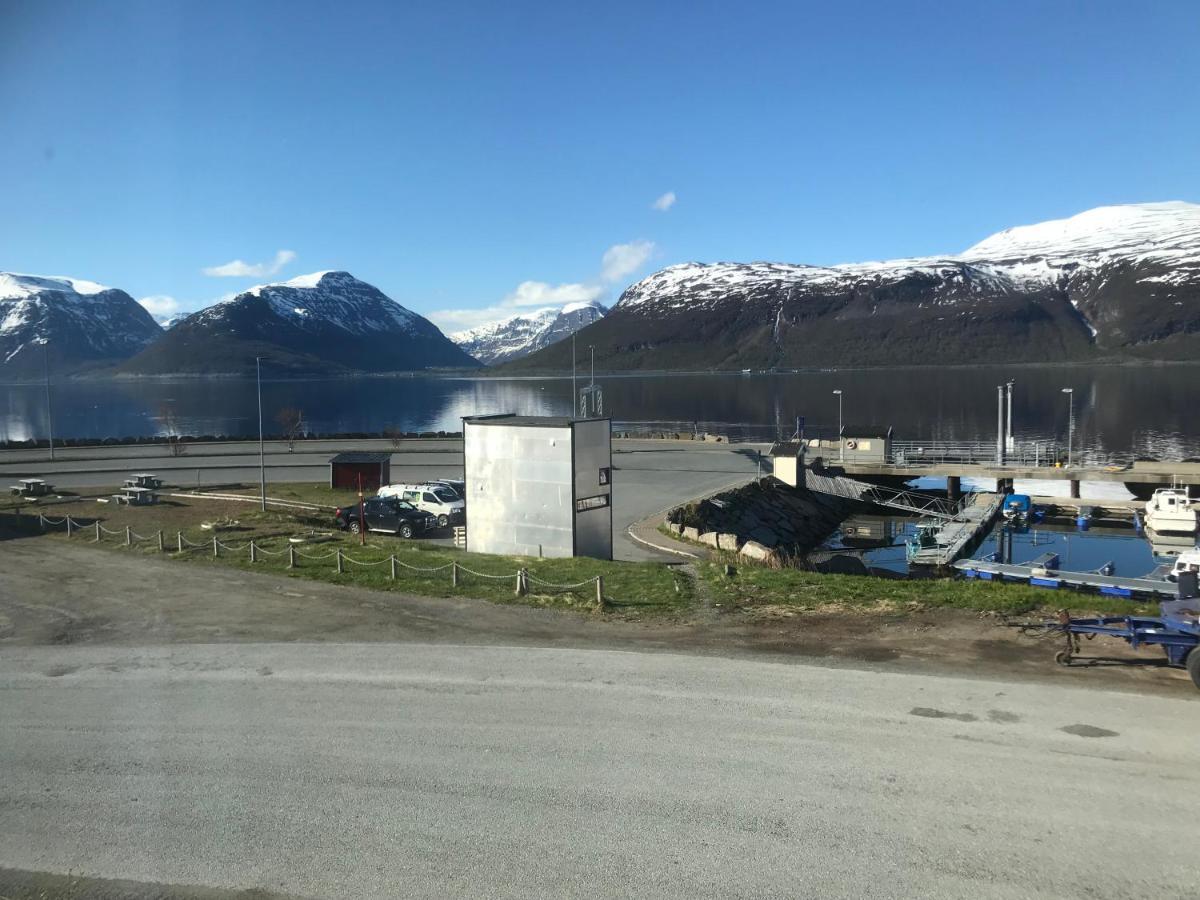 Lyngenfjord Gammelhotell Olderdalen Екстер'єр фото