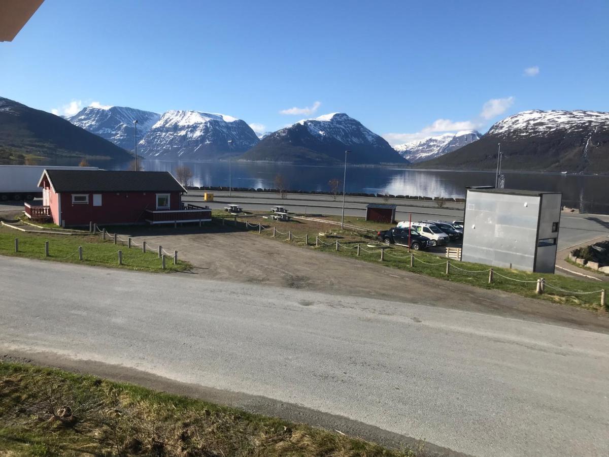Lyngenfjord Gammelhotell Olderdalen Екстер'єр фото